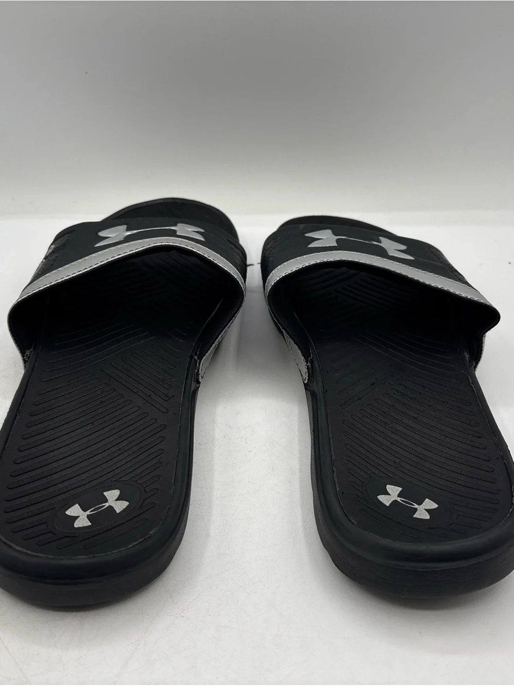 Under Armour UA Playmaker VI Slides Men’s Size 10 Black Silver Athletic Recovery